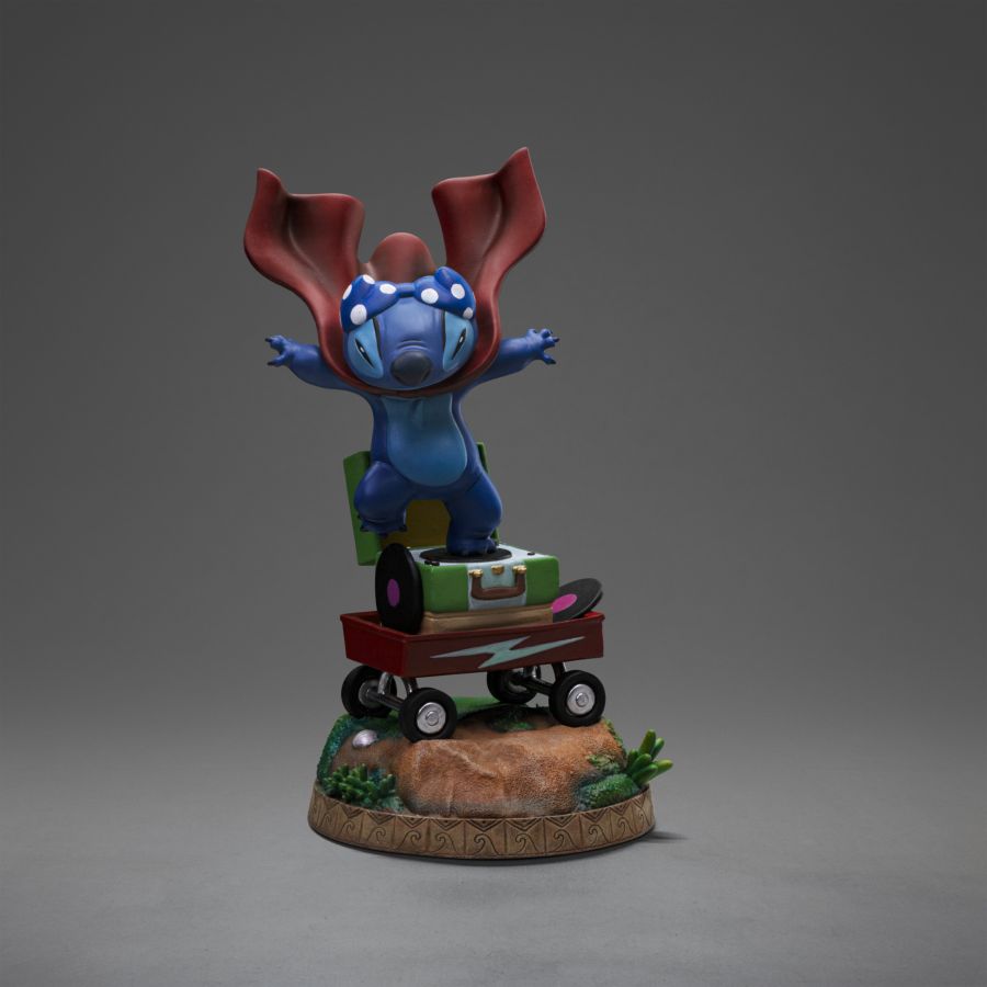 Lilo & Stitch - Stitch (Laundry) 1:10 Scale Statue | Ikon Collectables